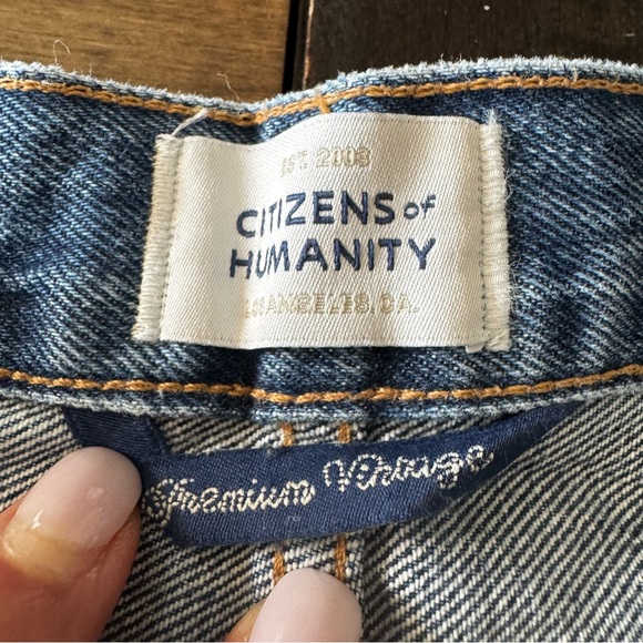 Citizens of Humanity Marlow Shorts - Picture 3 of 8